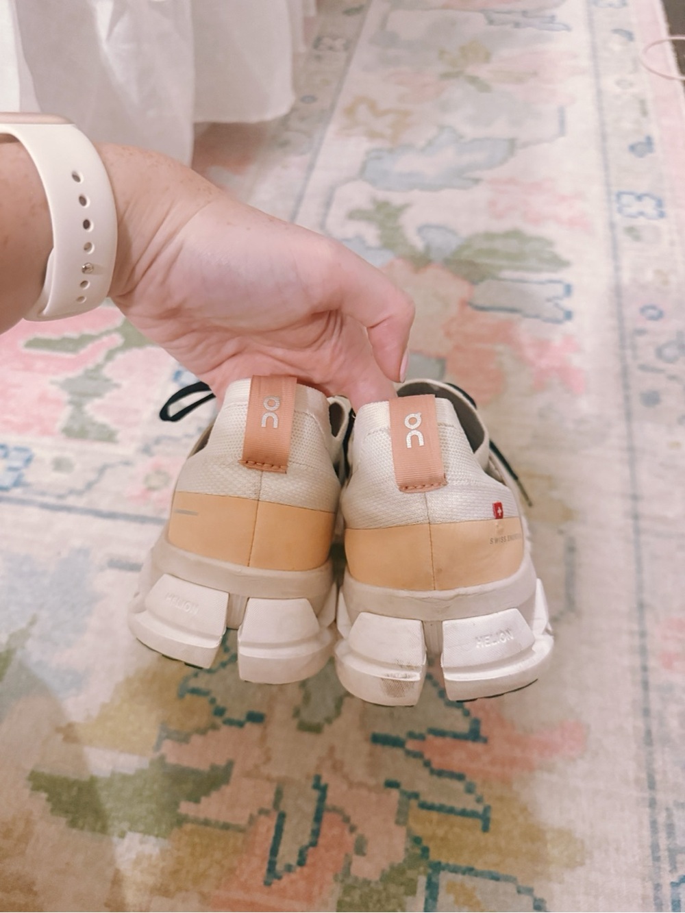 ON CLOUD CLOUDSWIFT RUNNING SHOES ☁️🩷 - Picture 2 of 6
